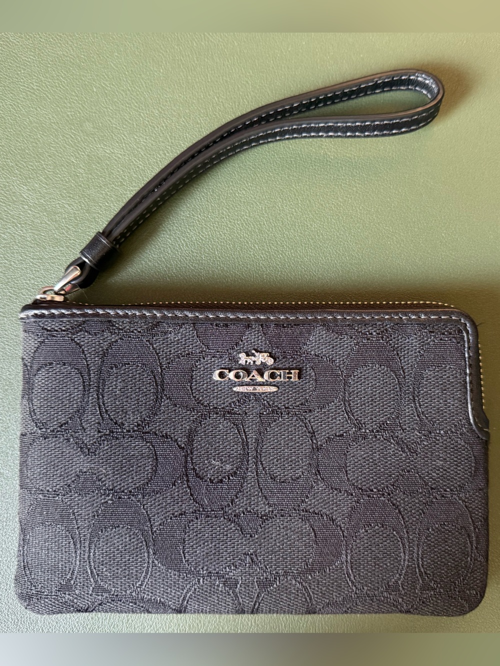 Coach Signature Jacquard Corner Zip Wristlet Black Silver CW862